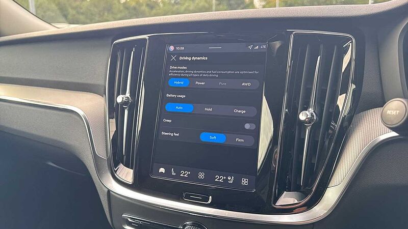 Volvo V60 Plus, T6 AWD Plug-in hybrid, Electric/Petrol, Dark