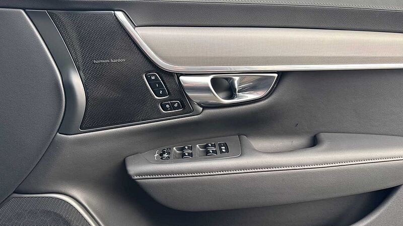 Volvo V90 Plus, T6 AWD Plug-in hybrid, Electric/Petrol, Dark