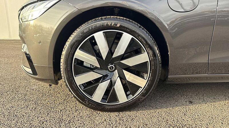 Volvo V90 Plus, T6 AWD Plug-in hybrid, Electric/Petrol, Dark