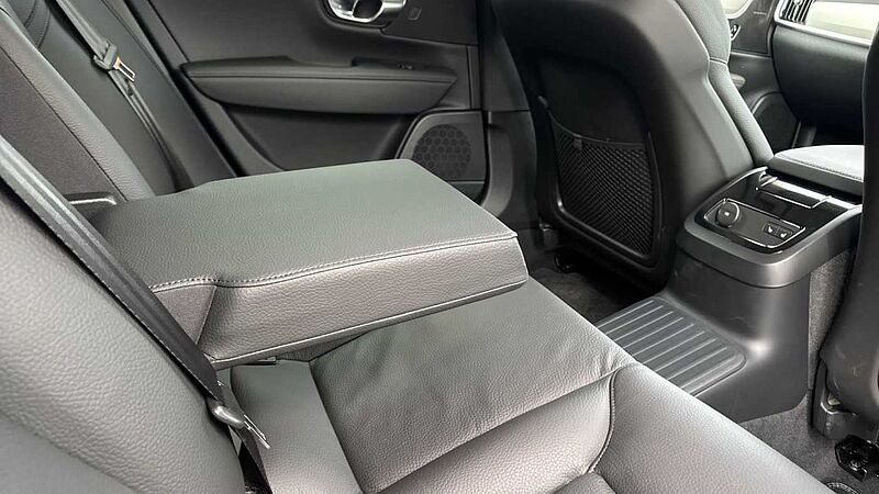 Volvo V90 Plus, T6 AWD Plug-in hybrid, Electric/Petrol, Dark