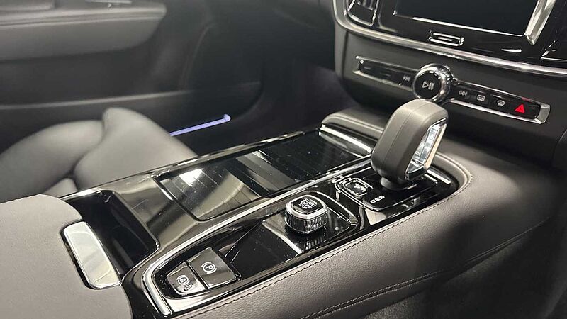 Volvo V90 Plus, T6 AWD Plug-in hybrid, Electric/Petrol, Dark
