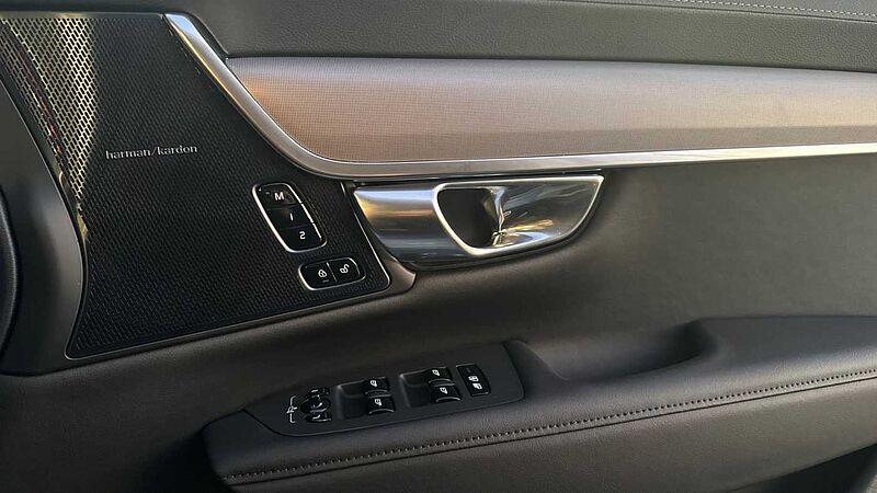 Volvo V90 Plus, T6 AWD Plug-in hybrid, Electric/Petrol, Dark