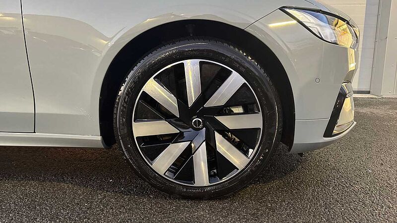 Volvo V90 Plus, T6 AWD Plug-in hybrid, Electric/Petrol, Dark