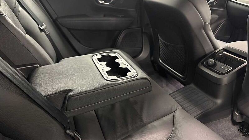 Volvo V90 Plus, T6 AWD Plug-in hybrid, Electric/Petrol, Dark