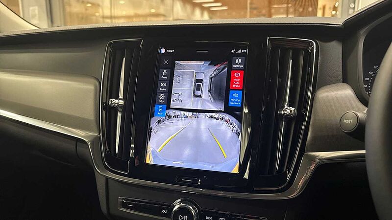 Volvo V90 Plus, T6 AWD Plug-in hybrid, Electric/Petrol, Dark