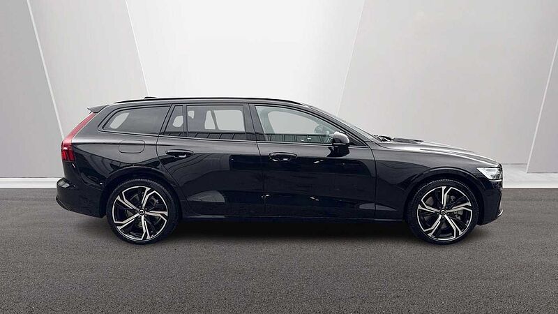 Volvo V60 Ultra, T8 AWD Plug-in hybrid, Electric/Petrol, Dark