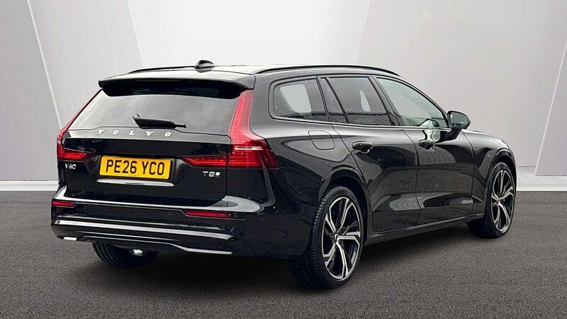 Volvo V60 Ultra, T8 AWD Plug-in hybrid, Electric/Petrol, Dark