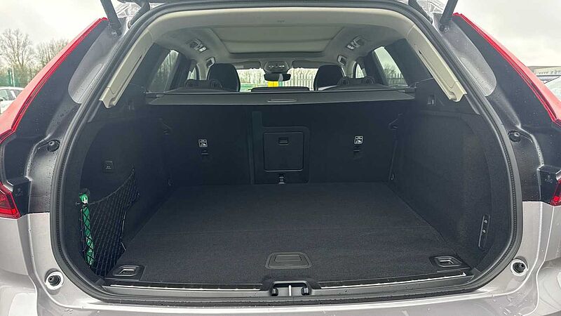 Volvo XC60 Ultra, T8 AWD Plug-in hybrid, Electric/Petrol, Dark