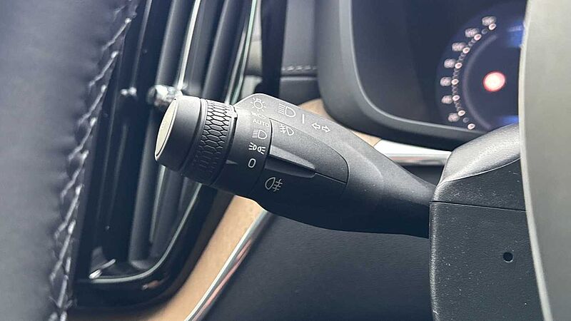 Volvo XC60 Ultra, T8 AWD Plug-in hybrid, Electric/Petrol, Dark