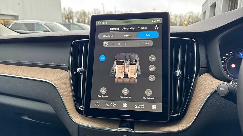 Volvo XC60 Ultra, T8 AWD Plug-in hybrid, Electric/Petrol, Dark