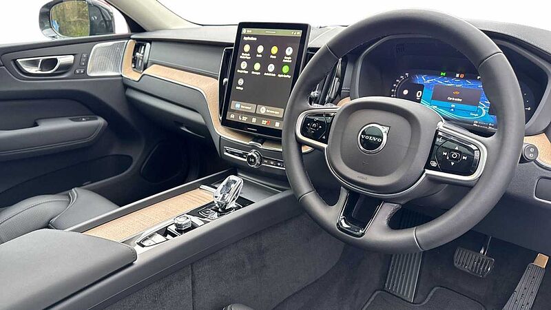 Volvo XC60 Ultra, T8 AWD Plug-in hybrid, Electric/Petrol, Dark