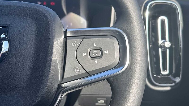 Volvo XC40 Black Edition Ultra, B3 Mild hybrid, Petrol