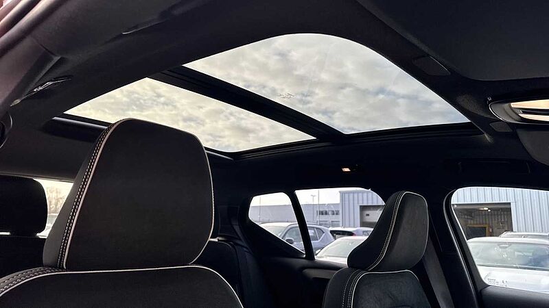 Volvo XC40 Black Edition Ultra, B4 Mild hybrid, Petrol
