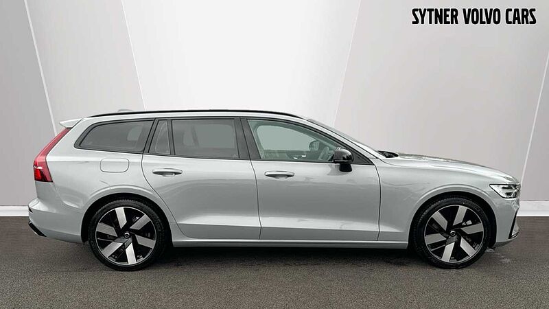 Volvo V60 Plus, T6 AWD Plug-in hybrid, Electric/Petrol, Dark