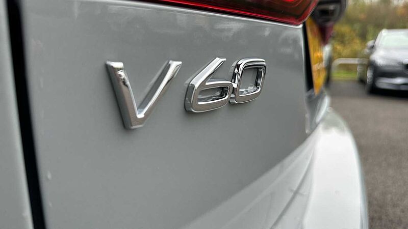 Volvo V60 Plus, T6 AWD Plug-in hybrid, Electric/Petrol, Dark