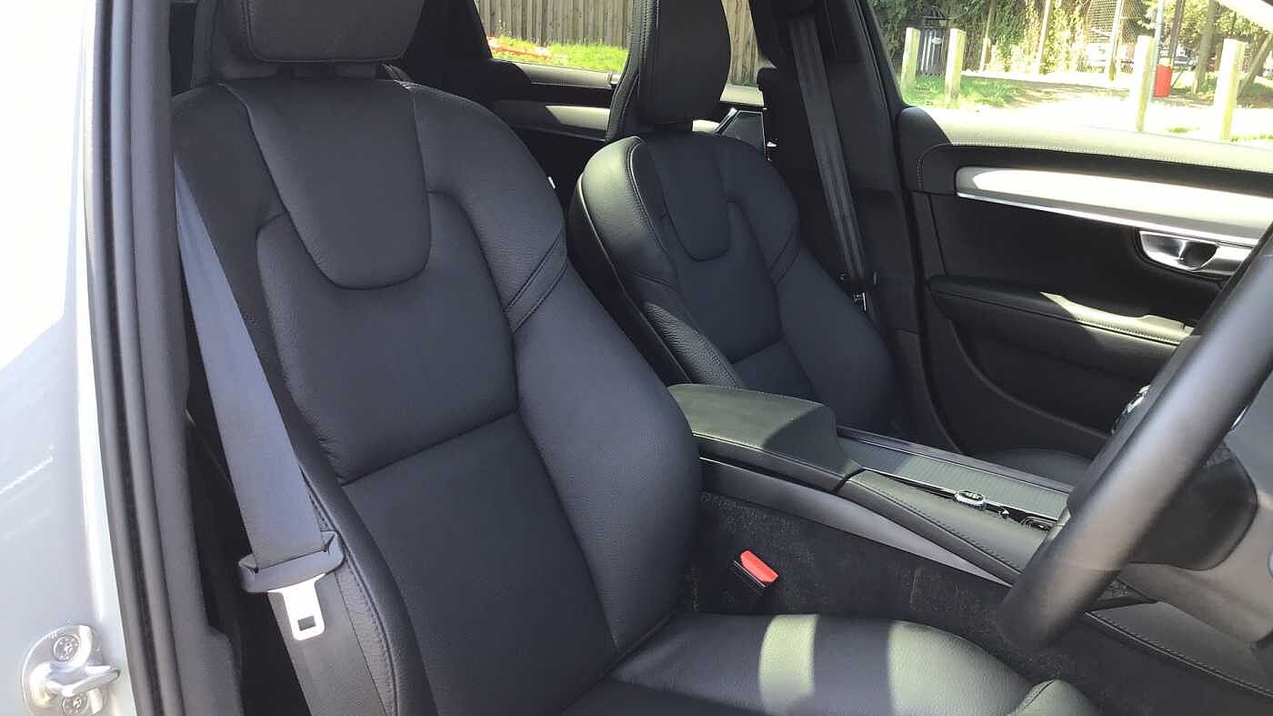 Volvo V90 Cross Country B6 300 AWD Ultimate MHEV (Air Suspension, Sunroof, Bowers & Wilkins)