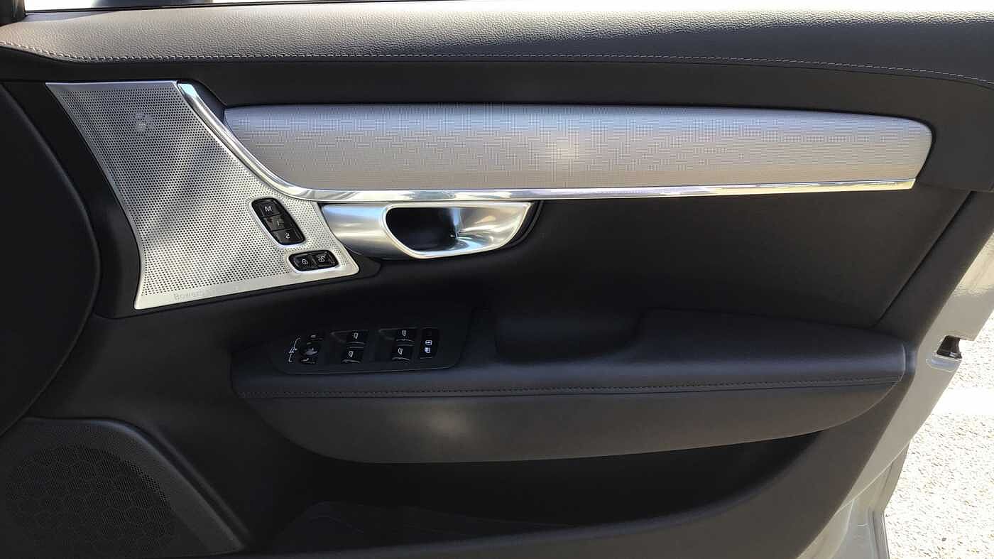 Volvo V90 Cross Country B6 300 AWD Ultimate MHEV (Air Suspension, Sunroof, Bowers & Wilkins)