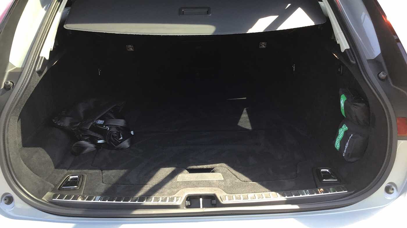 Volvo V90 Cross Country B6 300 AWD Ultimate MHEV (Air Suspension, Sunroof, Bowers & Wilkins)