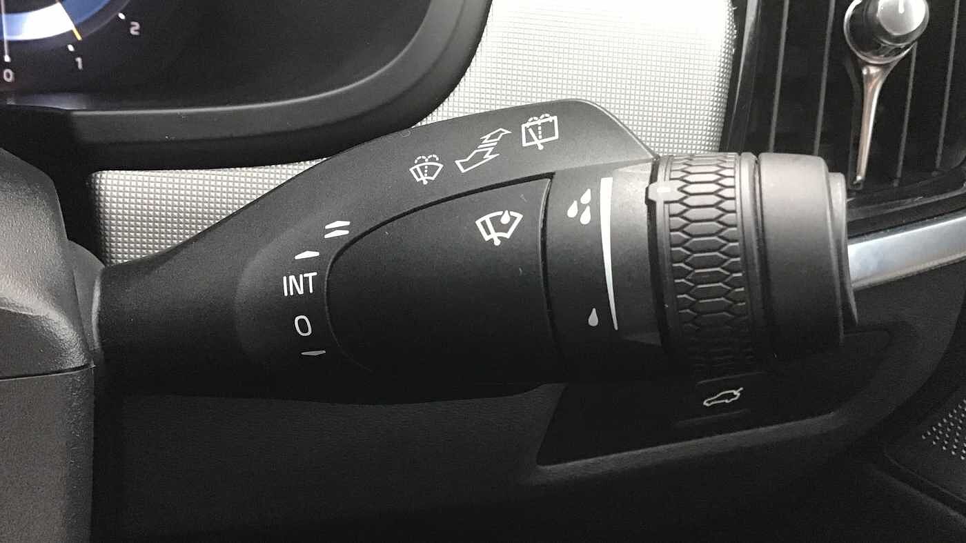 Volvo V90 Cross Country B6 300 AWD Ultimate MHEV (Air Suspension, Sunroof, Bowers & Wilkins)