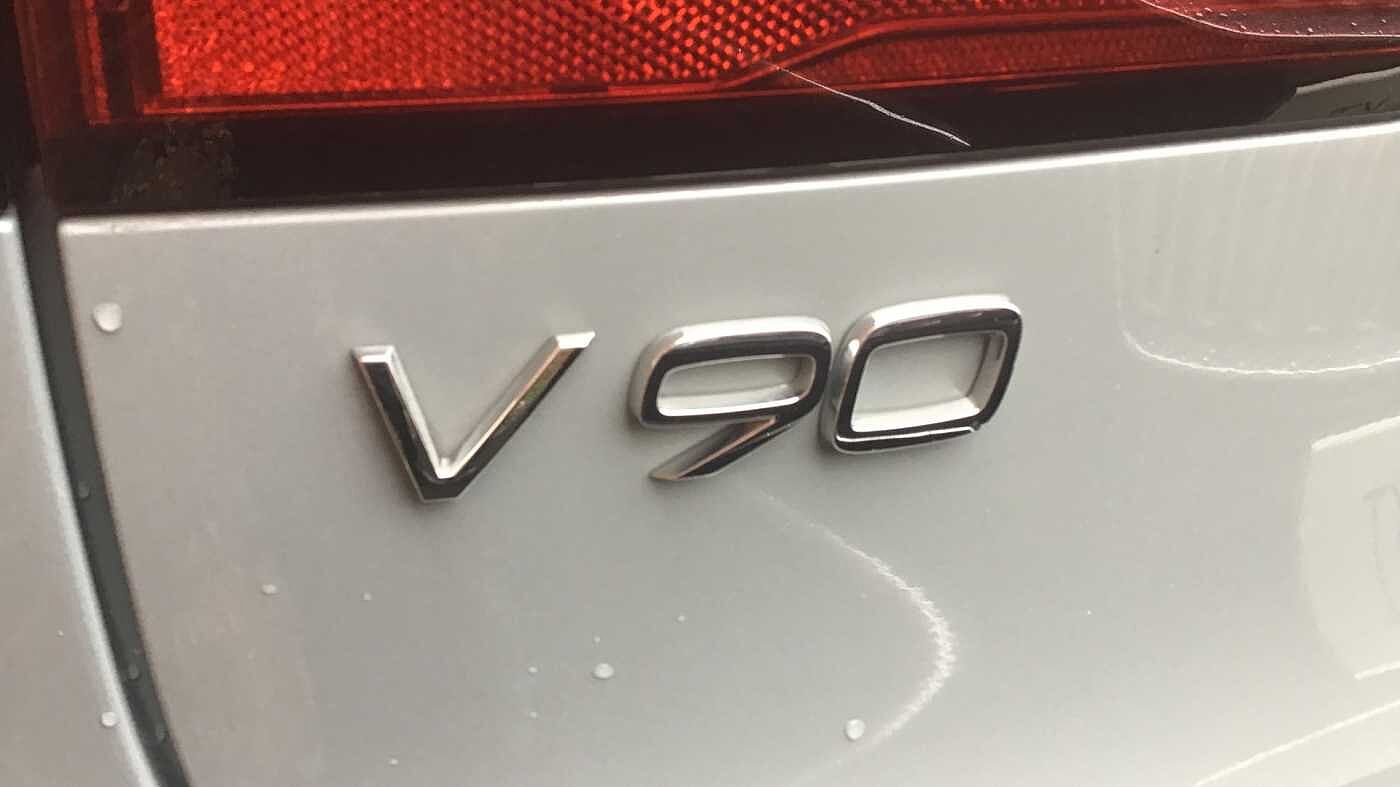 Volvo V90 Cross Country B6 300 AWD Ultimate MHEV (Air Suspension, Sunroof, Bowers & Wilkins)