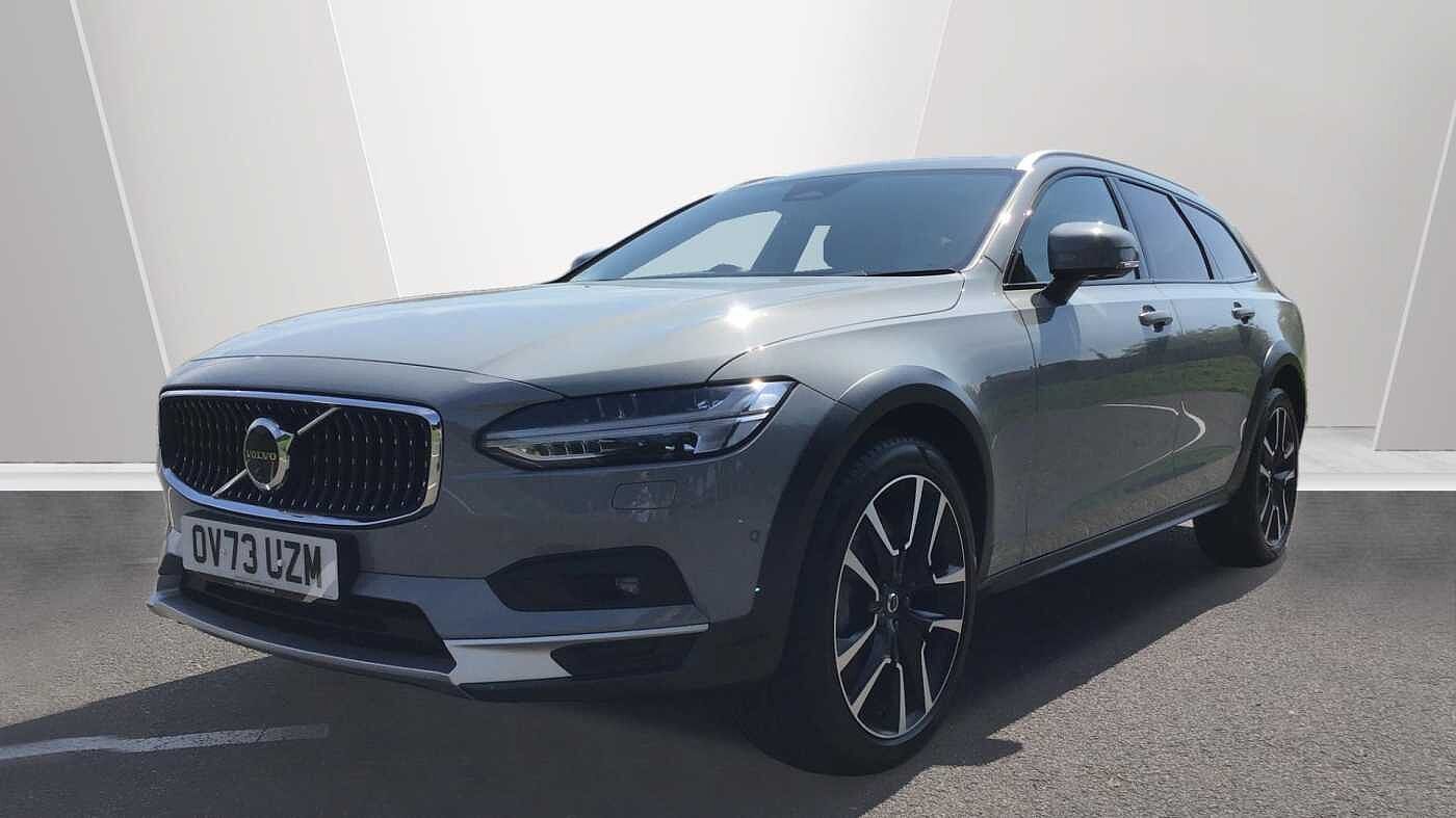 Volvo V90 Cross Country B6 300 AWD Ultimate MHEV (Air Suspension, Sunroof, Bowers & Wilkins)