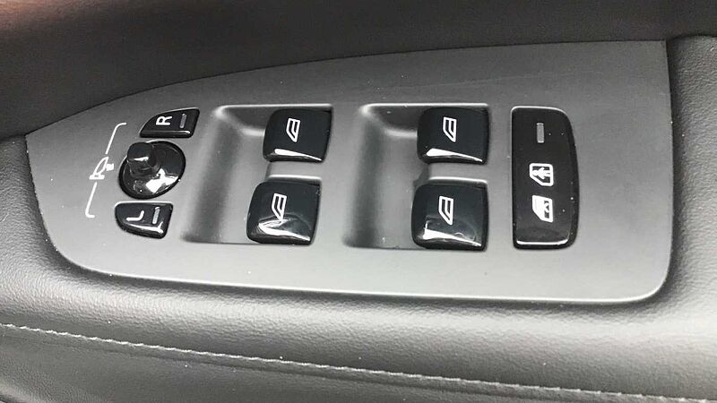 Volvo V90 Cross Country B6 300 AWD Ultimate MHEV (Air Suspension, Sunroof, Bowers & Wilkins)