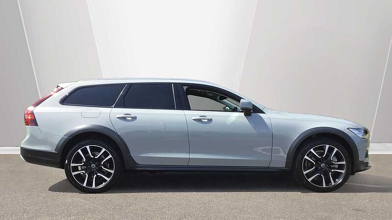 Volvo V90 Cross Country B6 300 AWD Ultimate MHEV (Air Suspension, Sunroof, Bowers & Wilkins)