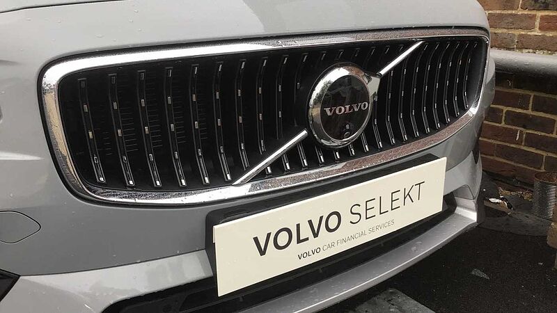 Volvo V90 Cross Country B6 300 AWD Ultimate MHEV (Air Suspension, Sunroof, Bowers & Wilkins)