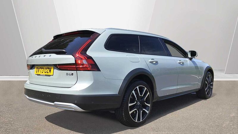 Volvo V90 Cross Country B6 300 AWD Ultimate MHEV (Air Suspension, Sunroof, Bowers & Wilkins)