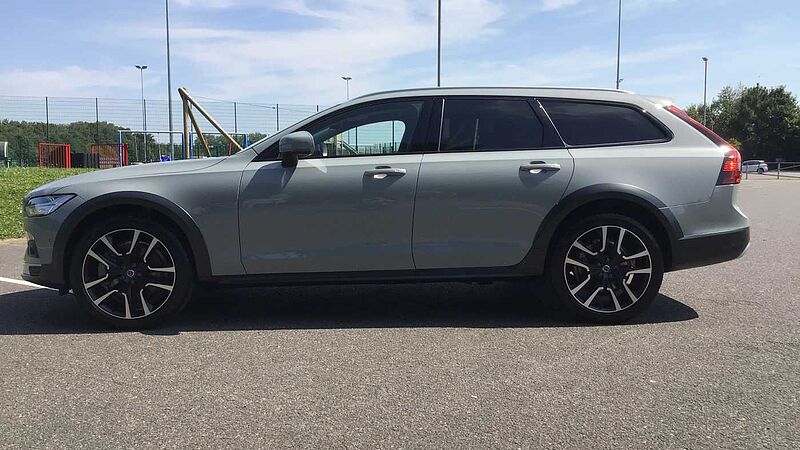 Volvo V90 Cross Country B6 300 AWD Ultimate MHEV (Air Suspension, Sunroof, Bowers & Wilkins)