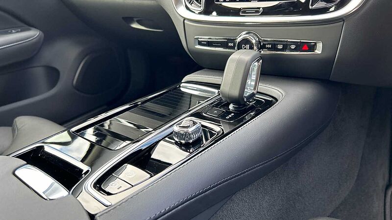 Volvo S60 T8 AWD Recharge Plus Dark PHEV (360 Camera, Polestar Optimised)