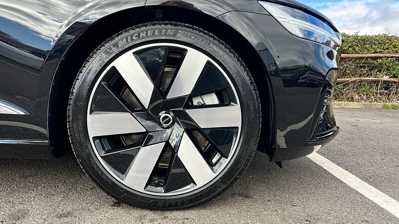 Volvo S60 T8 AWD Recharge Plus Dark PHEV (360 Camera, Polestar Optimised)