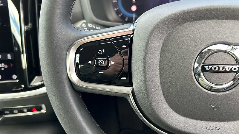 Volvo S60 T8 AWD Recharge Plus Dark PHEV (360 Camera, Polestar Optimised)