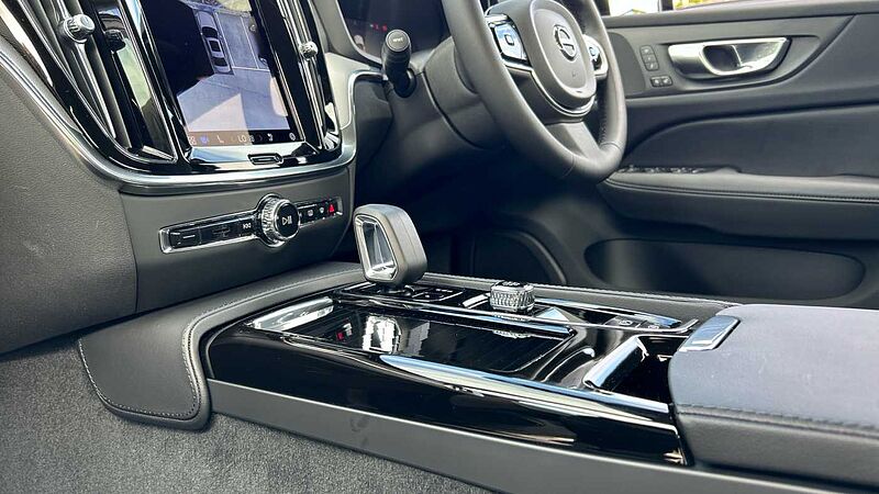Volvo S60 T8 AWD Recharge Plus Dark PHEV (360 Camera, Polestar Optimised)