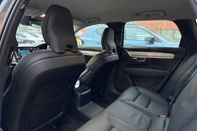 Volvo V90 2.0h T6 18.8kWh Plus Estate 5dr Petrol Plug-in Hybrid Auto AWD Euro 6 (s/s) (350