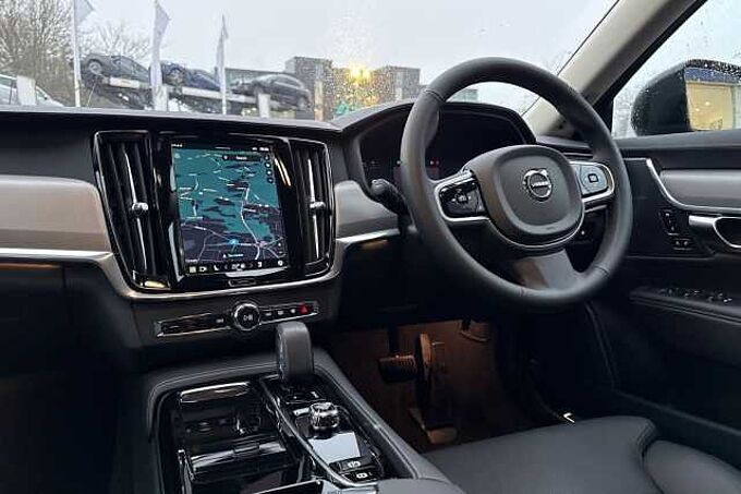 Volvo V90 2.0h T6 18.8kWh Plus Estate 5dr Petrol Plug-in Hybrid Auto AWD Euro 6 (s/s) (350