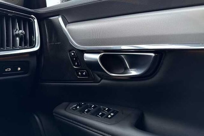 Volvo V90 2.0h T6 18.8kWh Plus Estate 5dr Petrol Plug-in Hybrid Auto AWD Euro 6 (s/s) (350