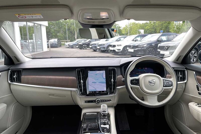 Volvo S90 2.0h T8 Recharge 11.6kWh Inscription Saloon 4dr Petrol Plug-in Hybrid Auto AWD E