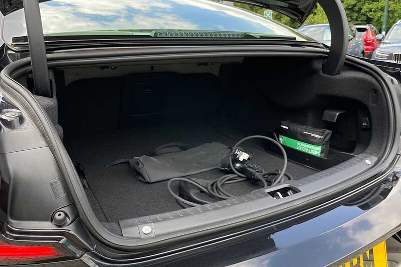 Volvo S90 2.0h T8 Recharge 11.6kWh Inscription Saloon 4dr Petrol Plug-in Hybrid Auto AWD E