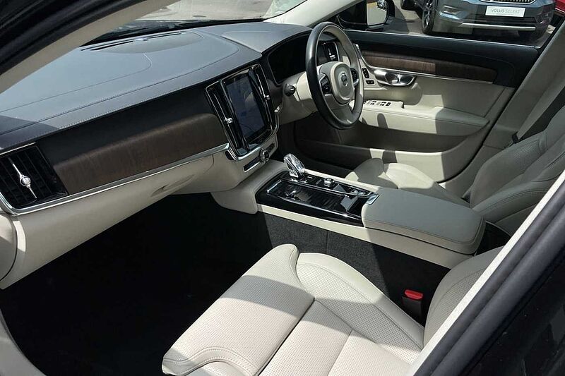 Volvo S90 2.0h T8 Recharge 11.6kWh Inscription Saloon 4dr Petrol Plug-in Hybrid Auto AWD E