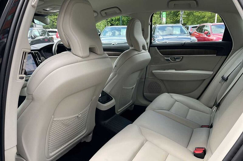 Volvo S90 2.0h T8 Recharge 11.6kWh Inscription Saloon 4dr Petrol Plug-in Hybrid Auto AWD E
