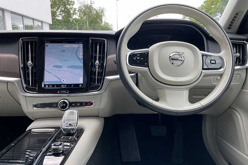Volvo S90 2.0h T8 Recharge 11.6kWh Inscription Saloon 4dr Petrol Plug-in Hybrid Auto AWD E