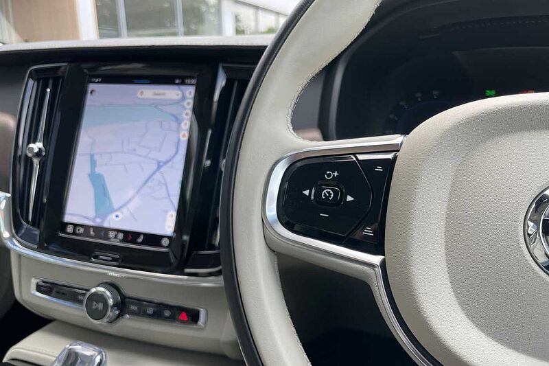 Volvo S90 2.0h T8 Recharge 11.6kWh Inscription Saloon 4dr Petrol Plug-in Hybrid Auto AWD E