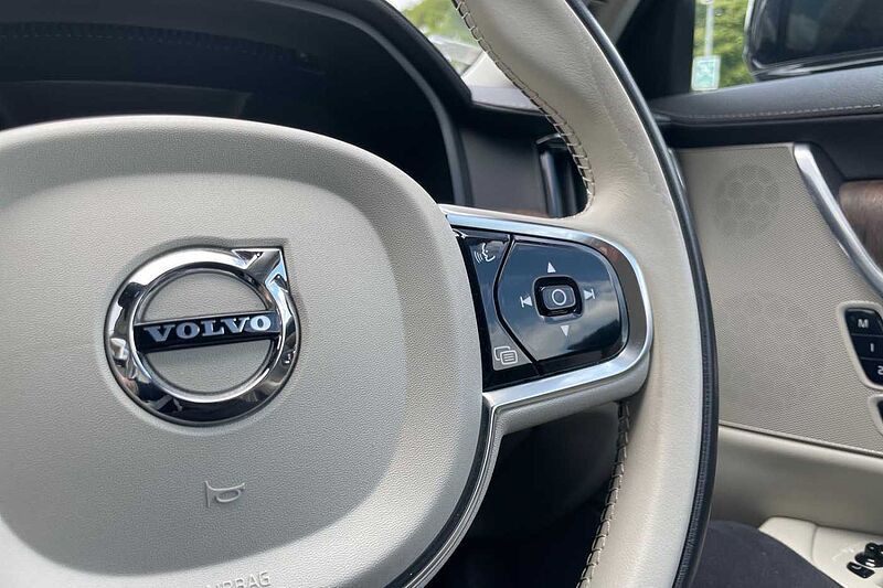 Volvo S90 2.0h T8 Recharge 11.6kWh Inscription Saloon 4dr Petrol Plug-in Hybrid Auto AWD E