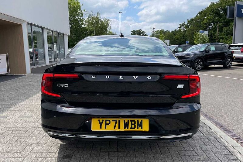 Volvo S90 2.0h T8 Recharge 11.6kWh Inscription Saloon 4dr Petrol Plug-in Hybrid Auto AWD E