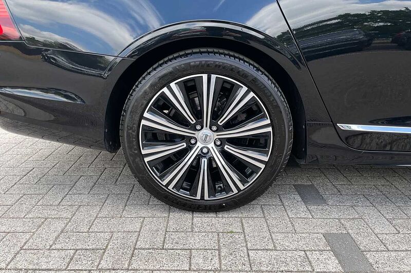 Volvo S90 2.0h T8 Recharge 11.6kWh Inscription Saloon 4dr Petrol Plug-in Hybrid Auto AWD E