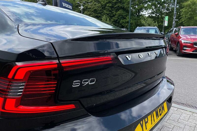Volvo S90 2.0h T8 Recharge 11.6kWh Inscription Saloon 4dr Petrol Plug-in Hybrid Auto AWD E
