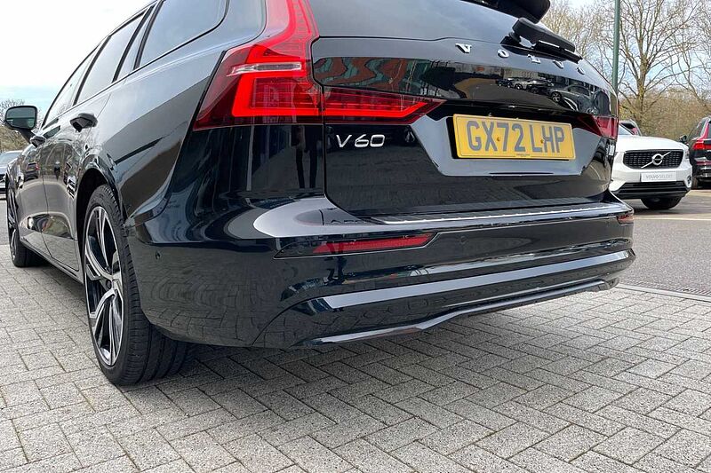 Volvo V60 Recharge Ultimate, T6 AWD plug-in hybrid, Electric/Petrol, Dark