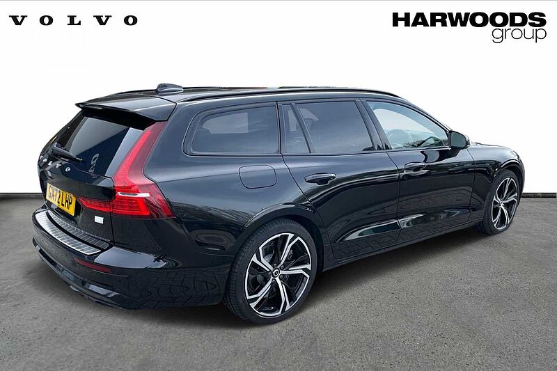 Volvo V60 Recharge Ultimate, T6 AWD plug-in hybrid, Electric/Petrol, Dark