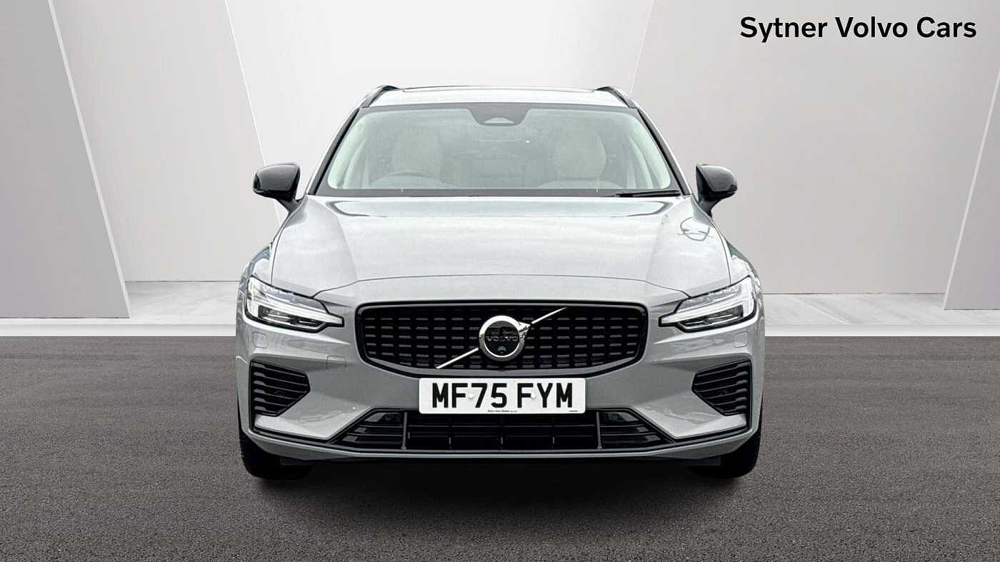 Volvo V60 Ultra, T8 AWD Plug-in hybrid, Electric/Petrol, Dark